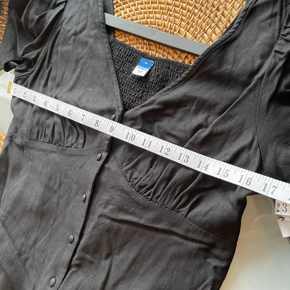 Old Navy Button Smocked Back Flutter Sleeve Dress M NWOT - Picture 2 of 9